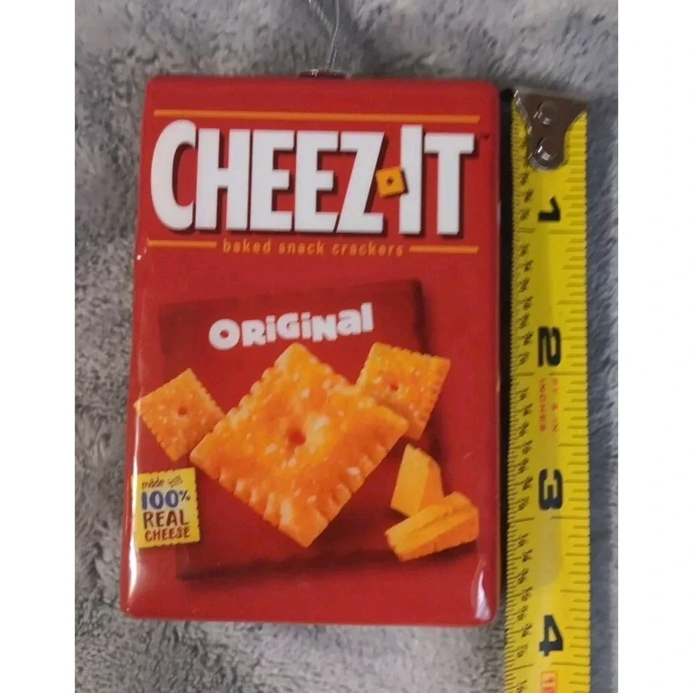 CHEEZ-IT Baked Snack Crackers Novelty Christmas Ornament Ruz Plastic‎